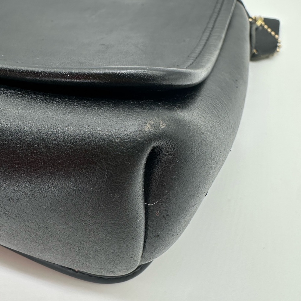 Coach • 9076 Companion Flap - Picture 7 of 14